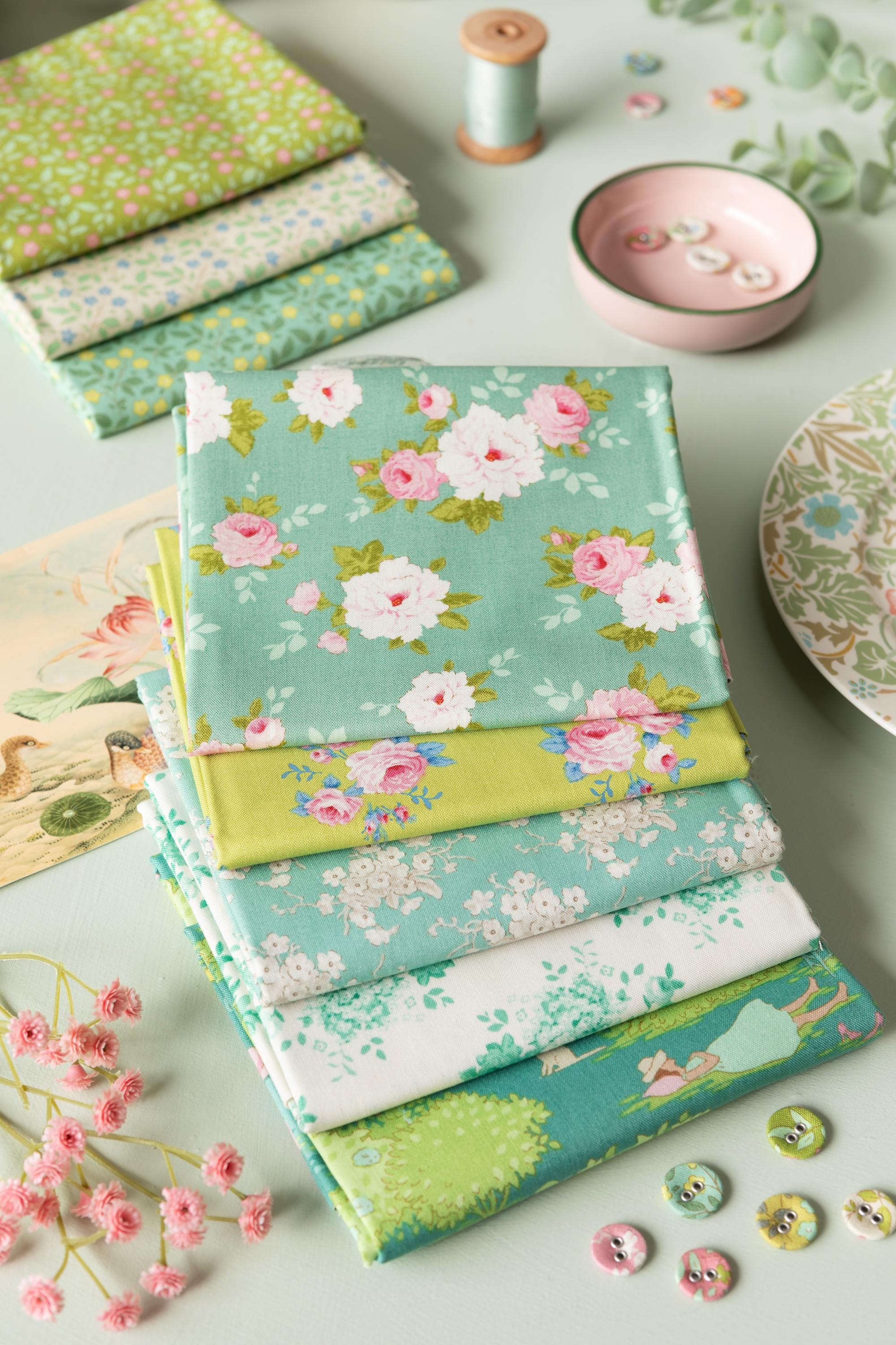 Sunday Brunch FQB 5 fabrics 18 x 22in Lime Teal by Tilda Fabrics #TIL300222