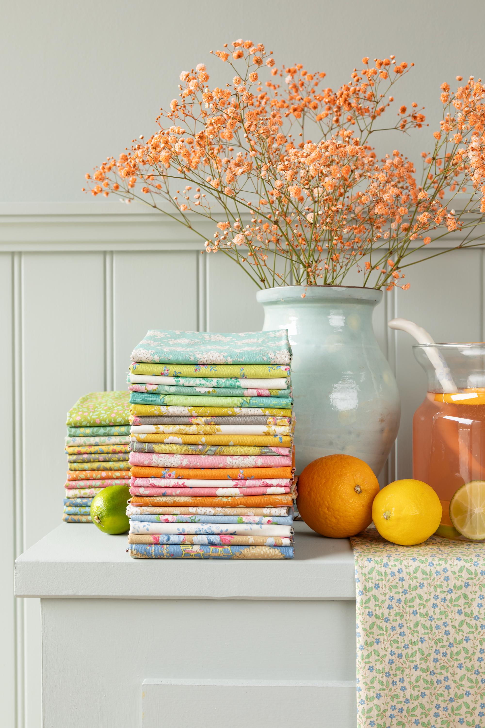 Sunday Brunch FQB 5 fabrics 18 x 22in Blue by Tilda Fabrics #TIL300225