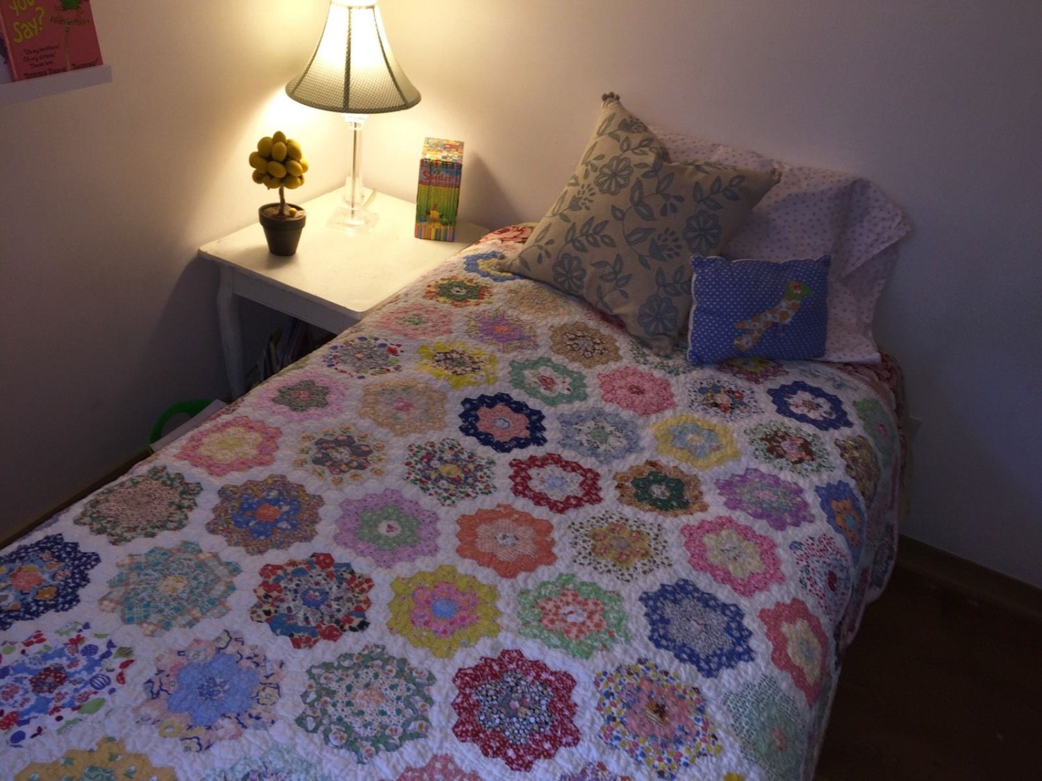 English Paper Piece Grandmother's Flower Garden Pre Cut Quilt Kit Hexagons Open & Sew! Throw Size